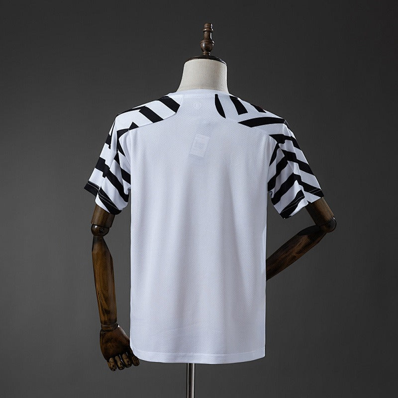 Retro Manchester United 2020-2021 Second Away