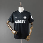 Wolverhampton Wanderers 2025-2026 Goalkeeper Fan